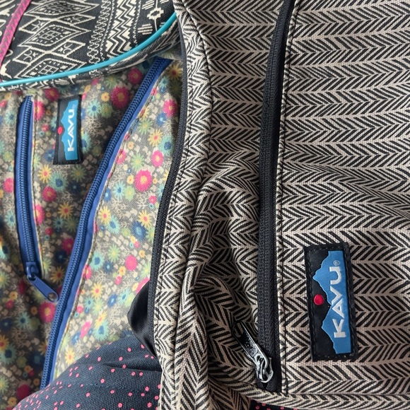 Bundle Kavu sling bags. Gently used. Selling as a bundle - Picture 4 of 8